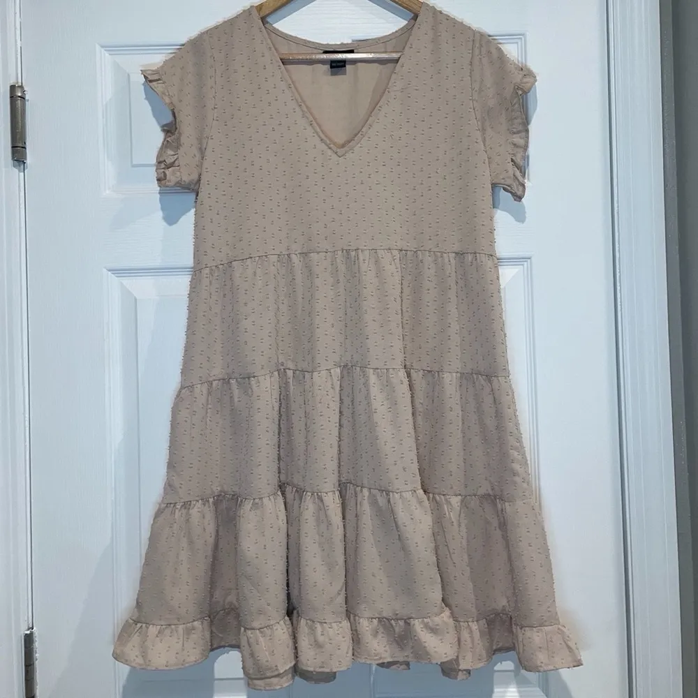 Women's Style House Cream V-Neck Baby Doll Ruffle Swing Dress Size Medium - Image 4