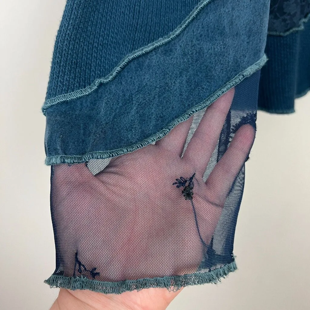 Neil & David Top Women Small Blue Art - Image 13