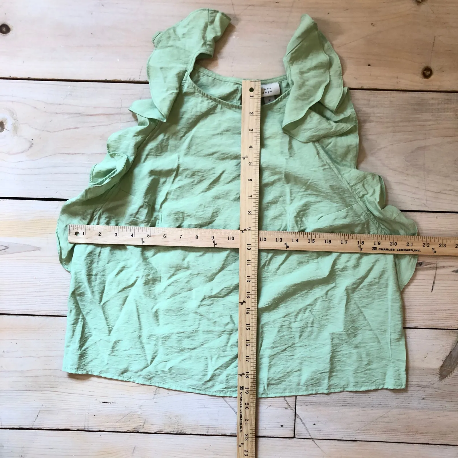 A New Day NWT Women's Green Ruffle Sleeveless Blouse Size M - Image 8