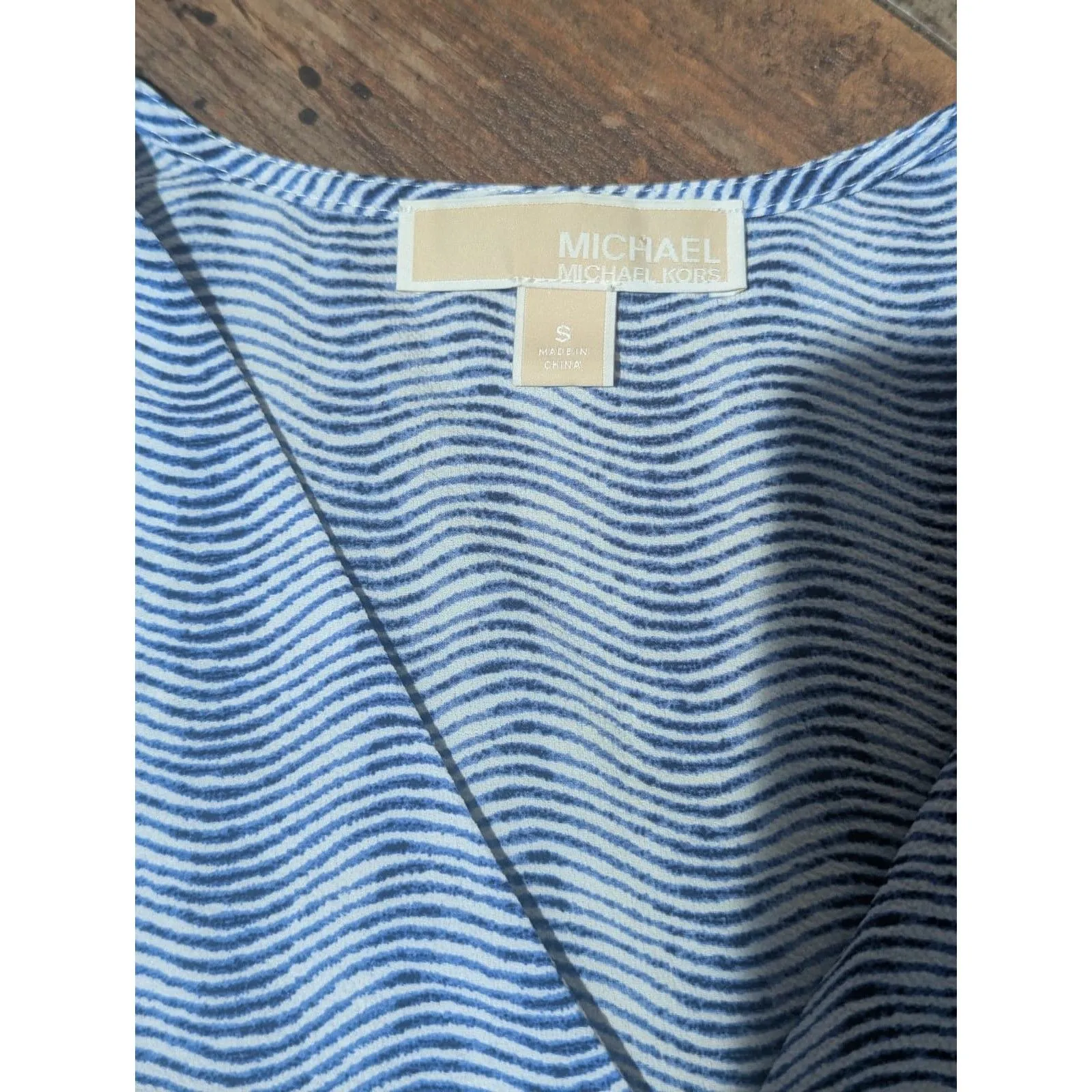 MICHAEL Michael Kors S Blue White Wave Print Tie Front Blouse - Image 2