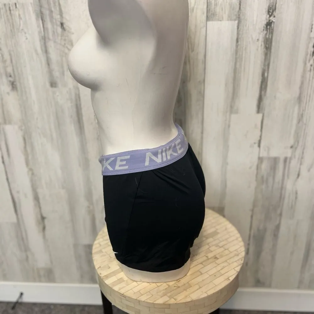 Nike shorts - Image 2