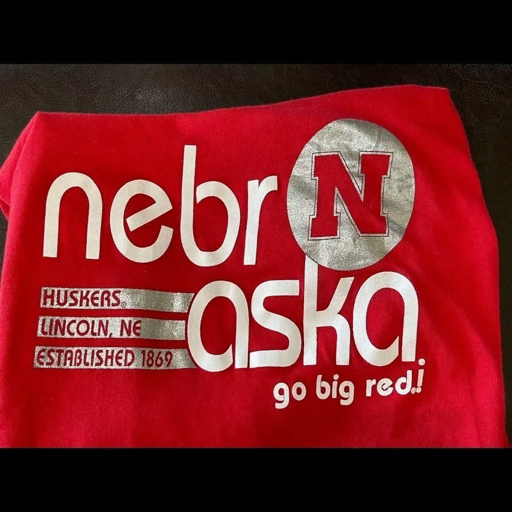 Blue 84 new with tags V neck Nebraska UNL Cornhuskers T-shirt in a size medium - Image 3