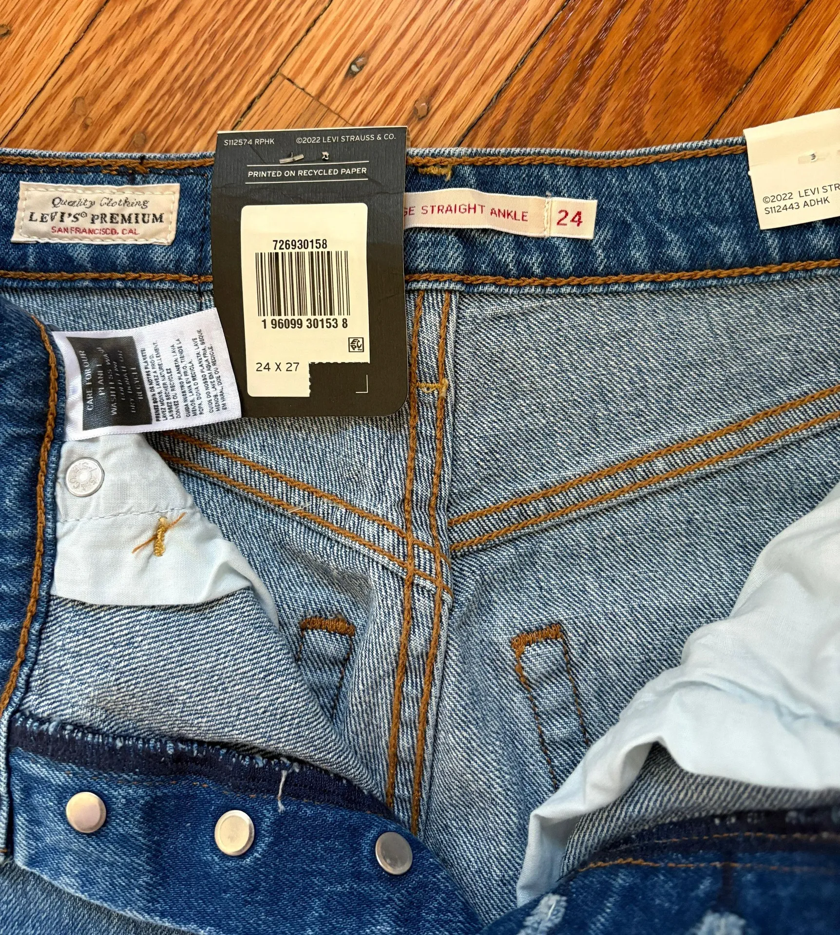 Levi’s Ribcage Straight Ankle Jeans - Image 6