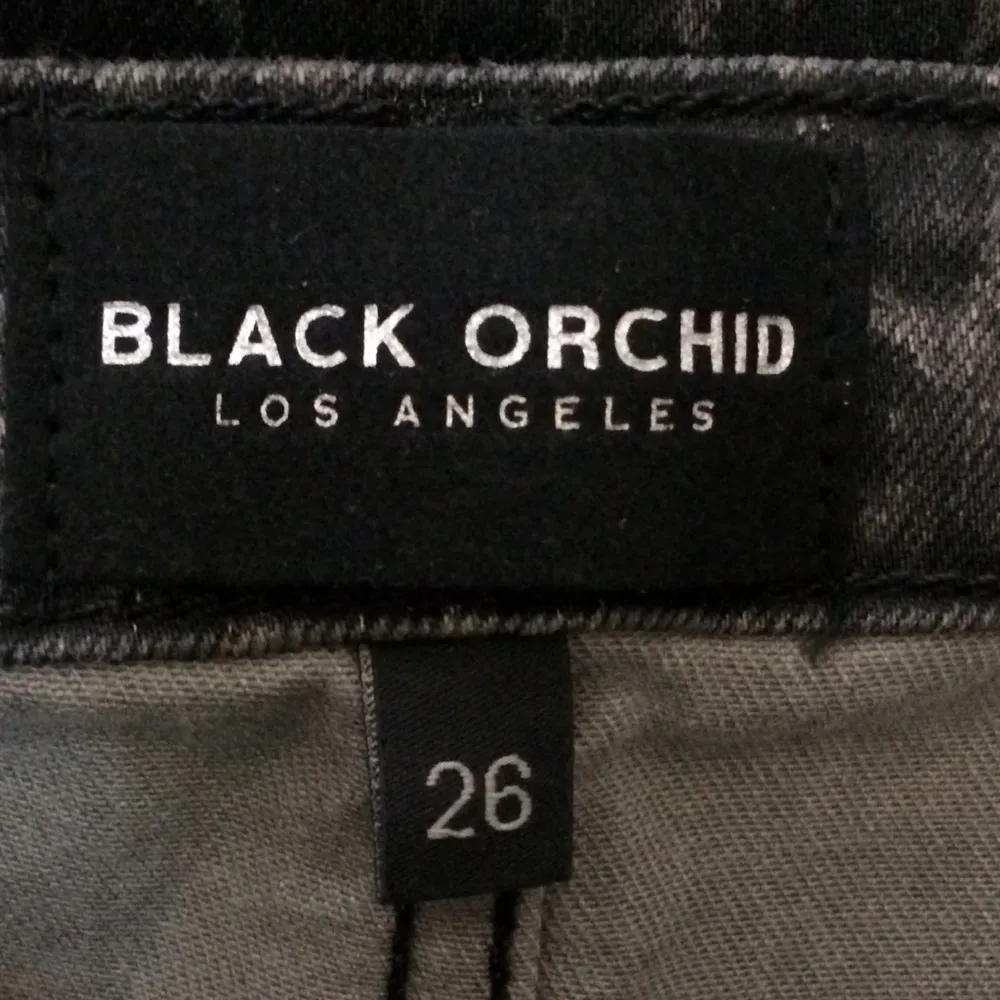 Black Orchid Los Angeles Chrissy Kick Flare Leopard Print Jeans - Image 4