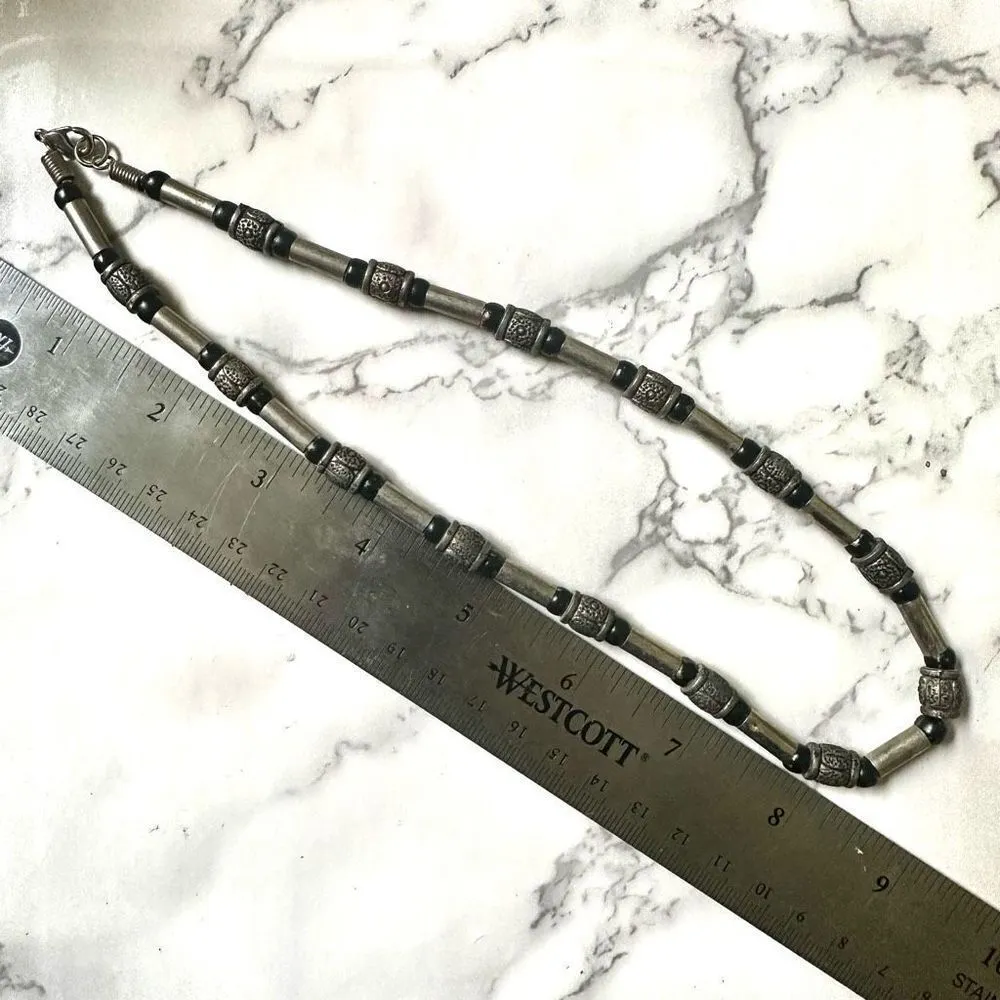 Silver tone and black vintage beaded necklace - Image 6