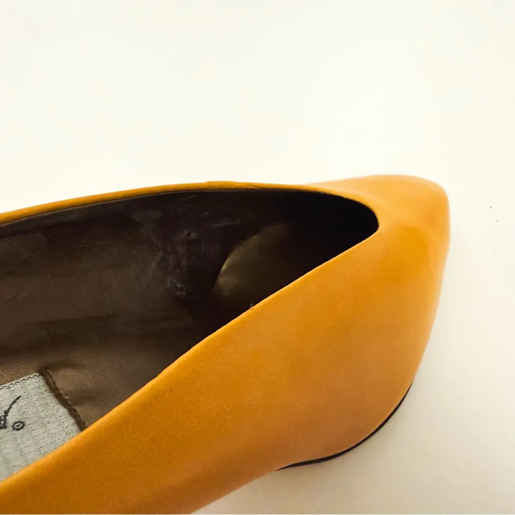 Vintage 80s Genuine Leather Pumps in Turmeric Yellow | Size 9.5 - Image 9