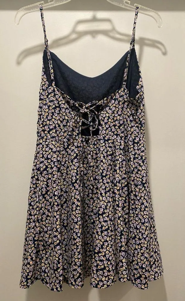 NWT  90s Inspired Floral Summer Mini Dress With Criss Cross Tie Back - Image 4