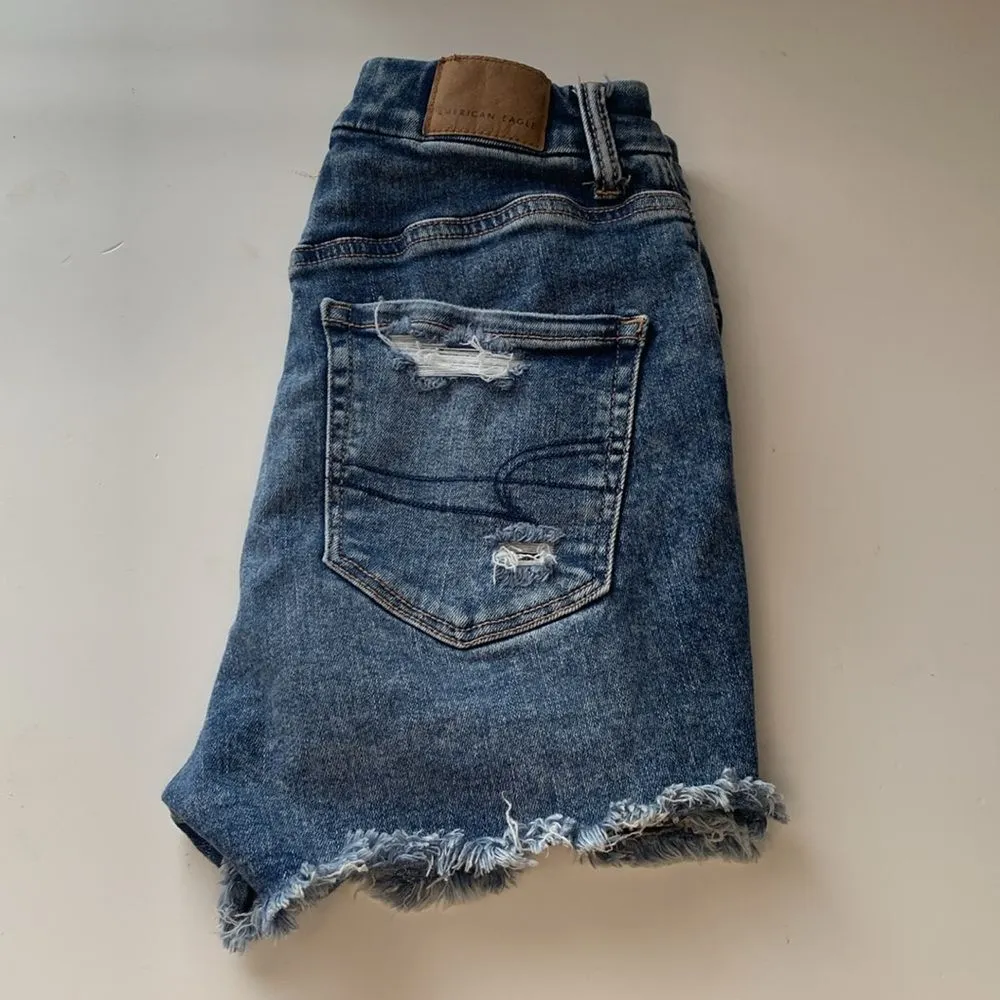 American Eagle Distressed Curvy Hi-Rise Shortie Jean Shorts Size 00 - Image 4