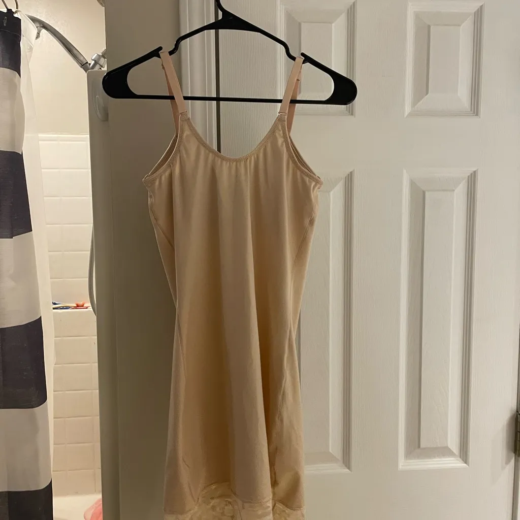 SPANX Nude Shapewear Slip Red Hot Large - Image 3