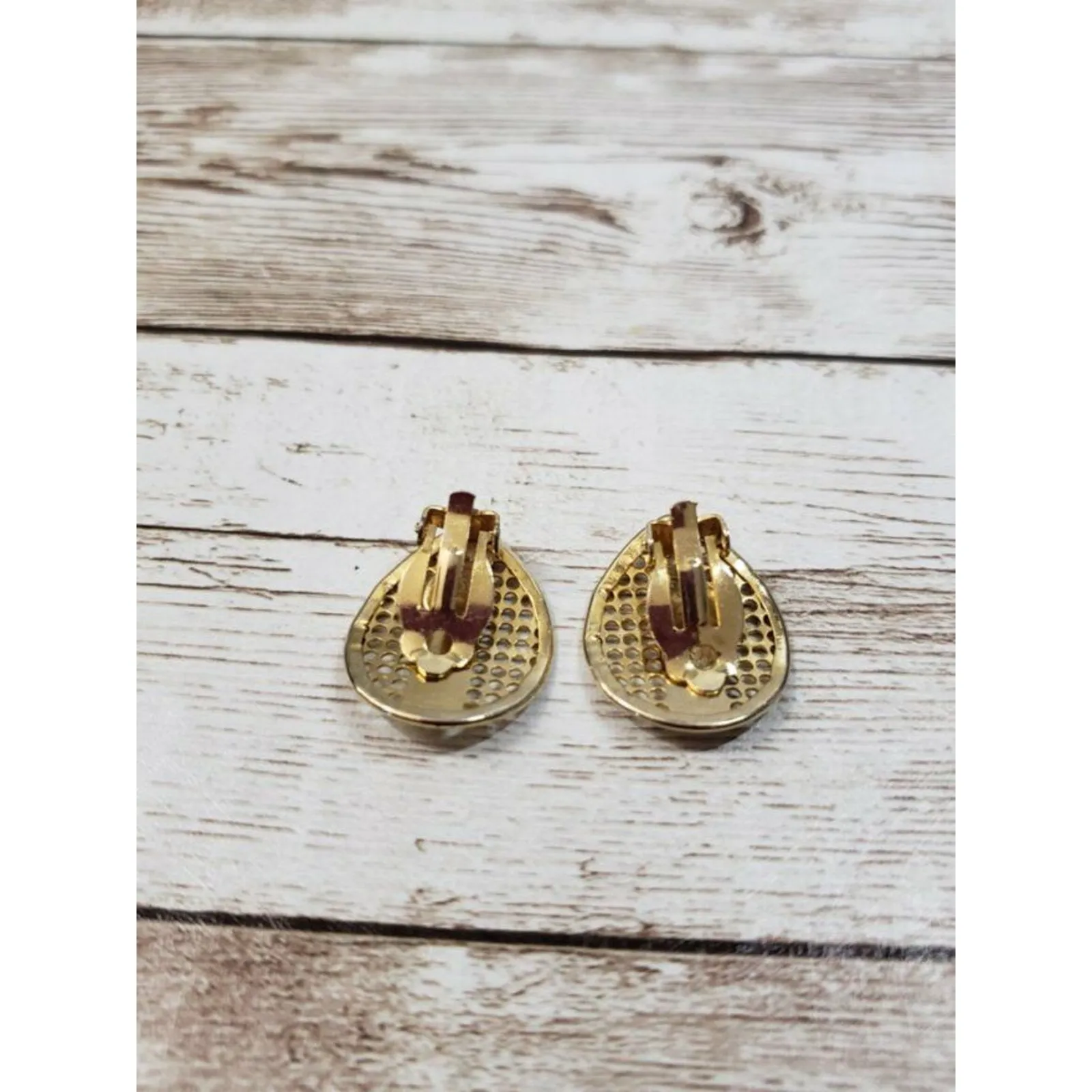 Vintage Clip On Earrings Gold Tone Pear Shape Just Over 0.75" - Image 3