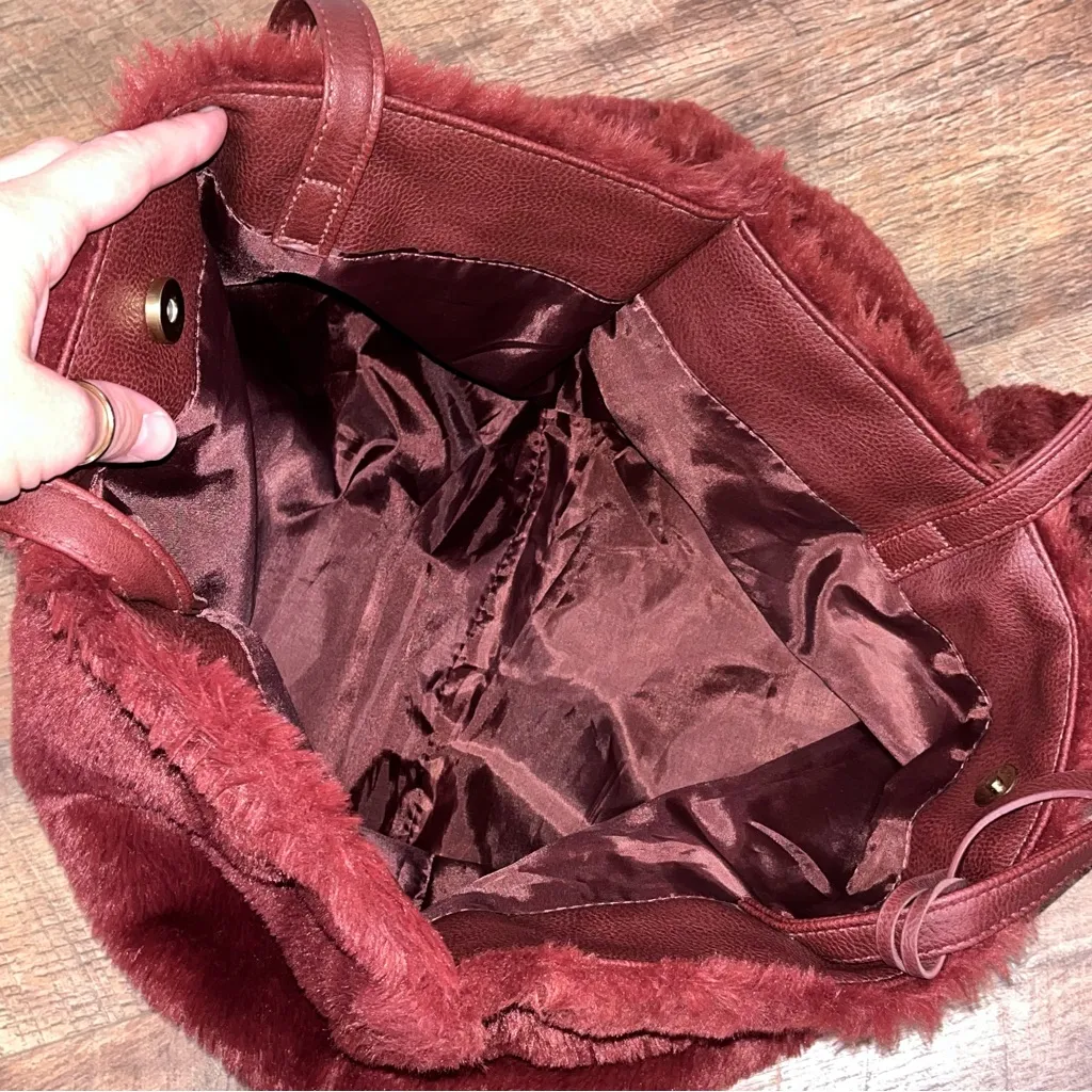 Burgundy Faux Sherpa Shoulder Bag with Wristlet and Cute Faux Sherpa Keychain Red - Image 9