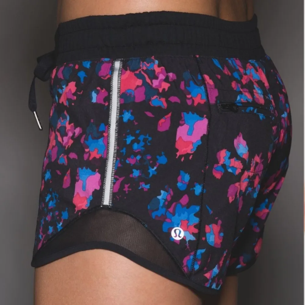 Lululemon Hotty Hot Short Dandy Digie Multi / Black - Image 7