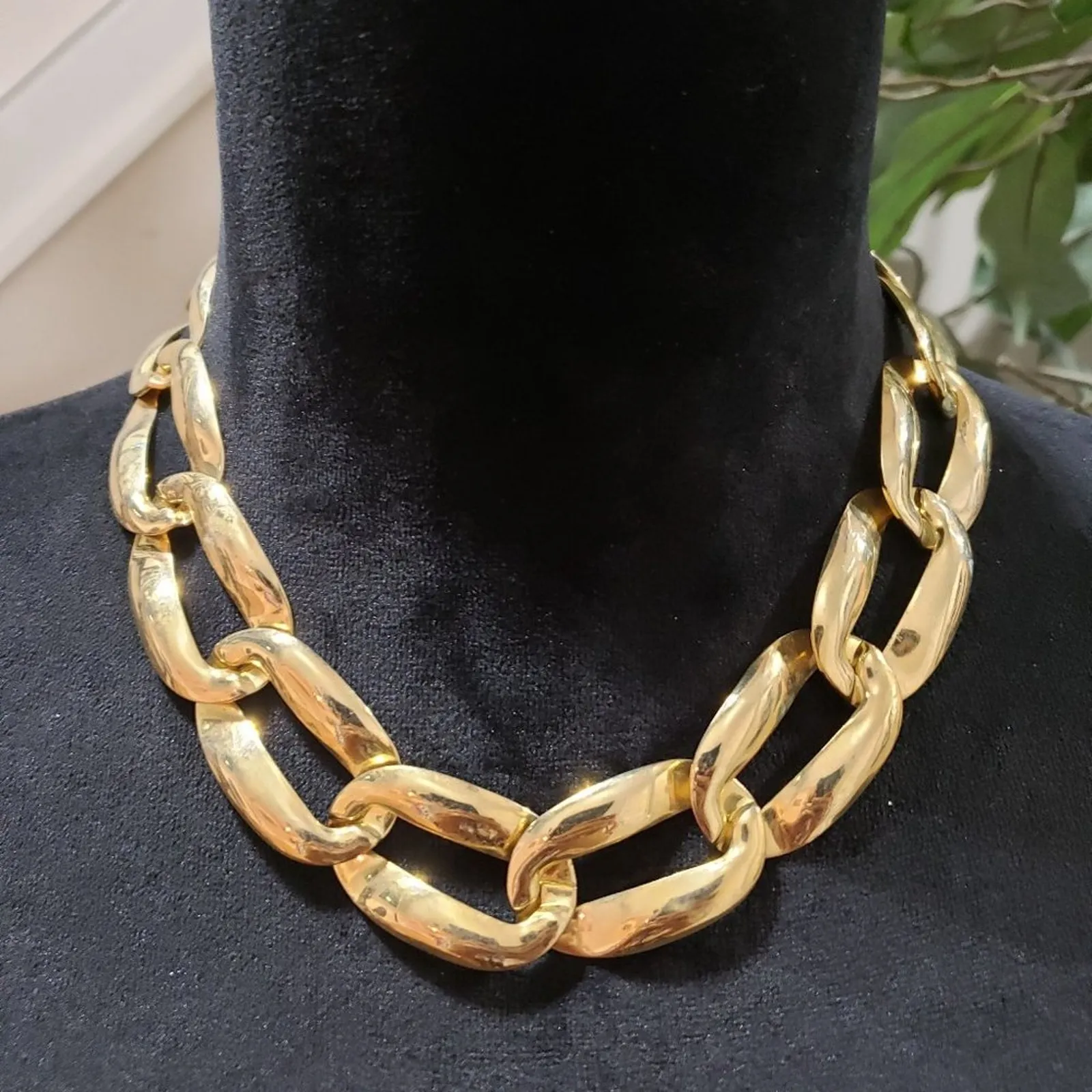 Women's Lightweight Gold Plated Cuban Link Chain Style Choker Collar Necklace - Image 2