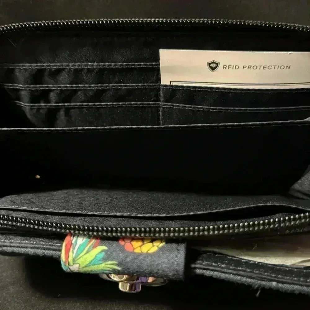 Vera Bradley  RFID Turnlock Wallet - Toucan Party (NWT) - Image 5