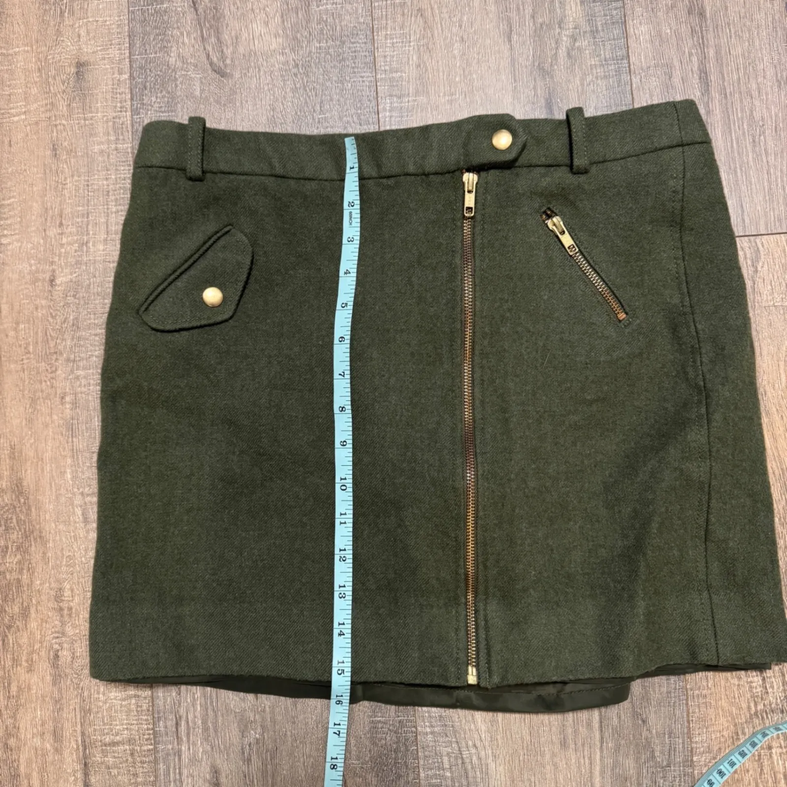 J Crew Wool Mini Skirt Olive Green Zipper Pocket Flap Detail Size 10 - Image 6