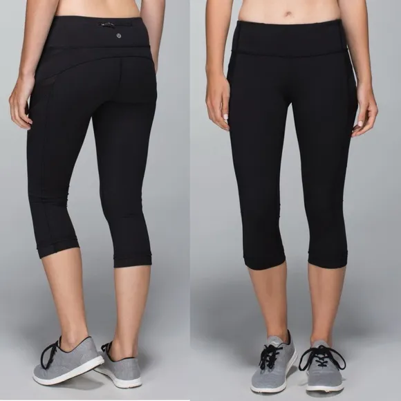 Illumina Crop Leggings in Black Reflective Size 6 - Image 2