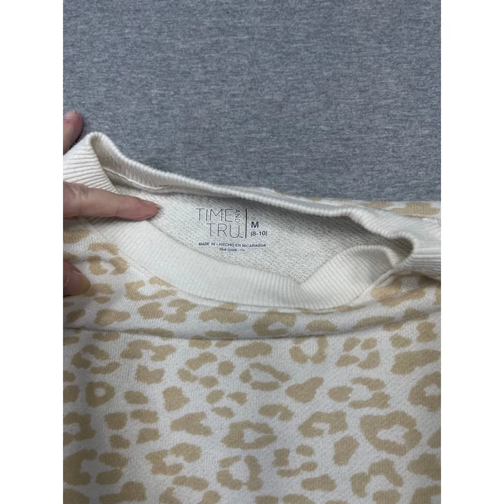 Women's Time and Tru Leopard Print Sweatshirt Size M - Image 2