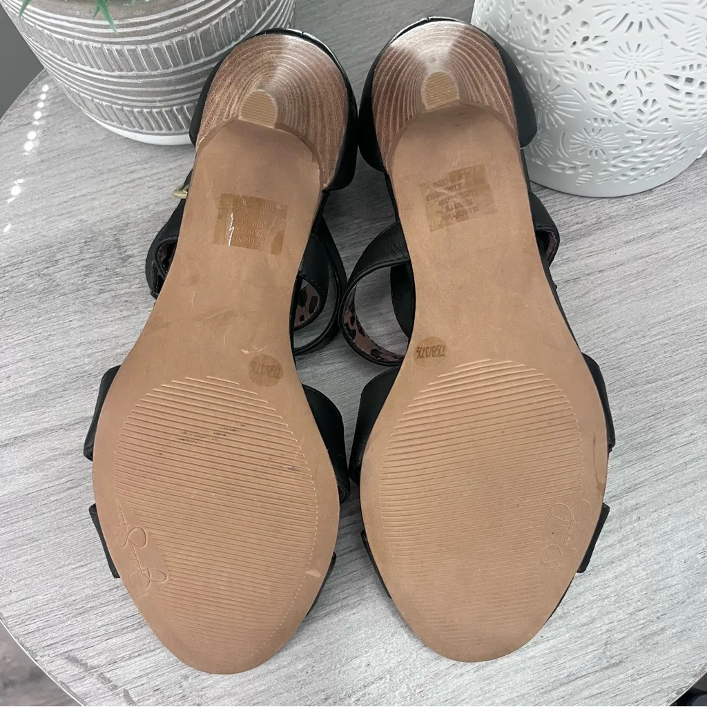 Jessica Simpson Eugenia Black Leather 3” Heels Shoes Gold Buckle Detail Size 7.5 - Image 5