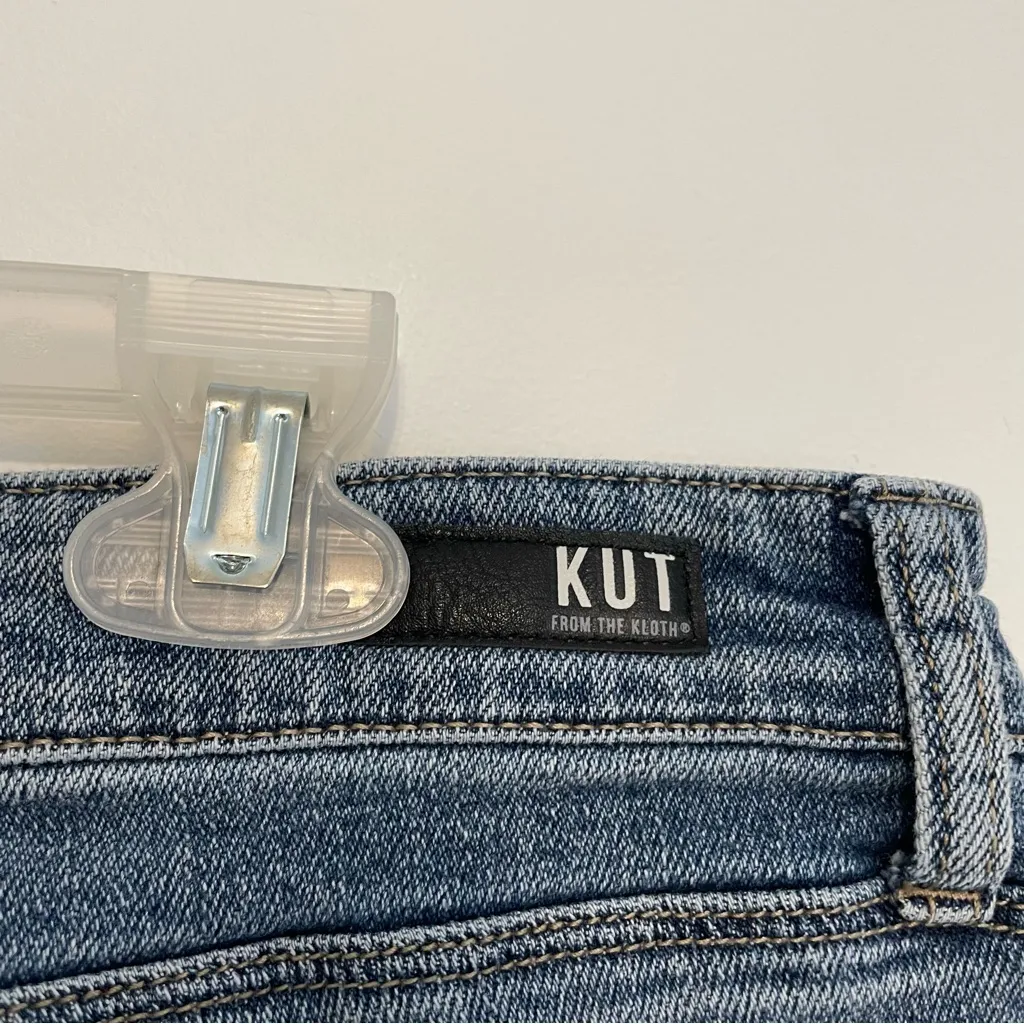 KUT FROM THE KLOTH KFTK Reese Ankle Straight Leg Jeans Medium Wash Raw Hem Crop - Image 15