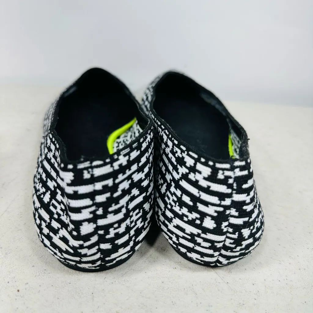 Mix No. 6 Black and White Patterned Flats size 8,5 New - Image 5