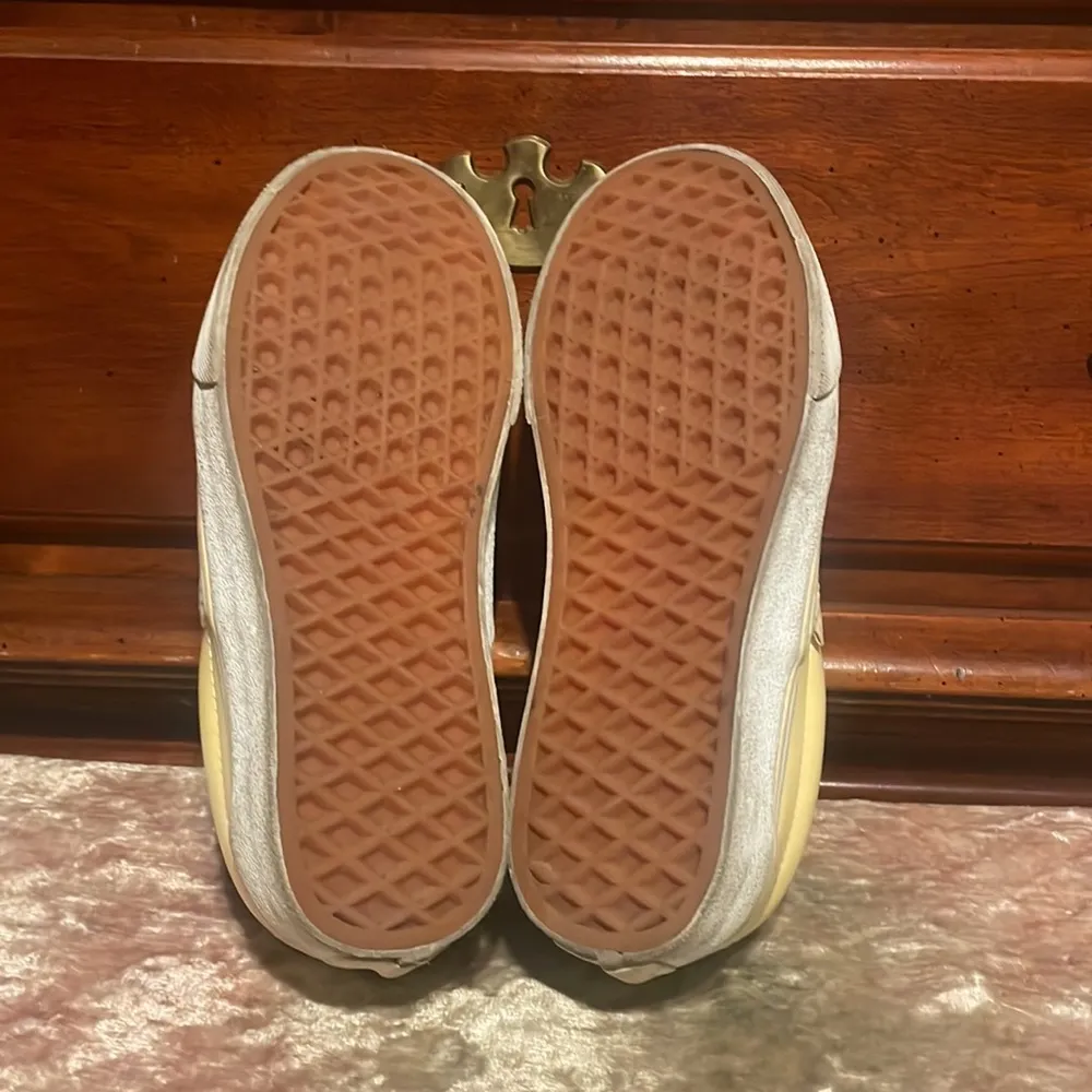 VANS Pearl Pastel Yellow Classic Leather Slip-On Shoes $60 GUC Wmn 5 - Image 5