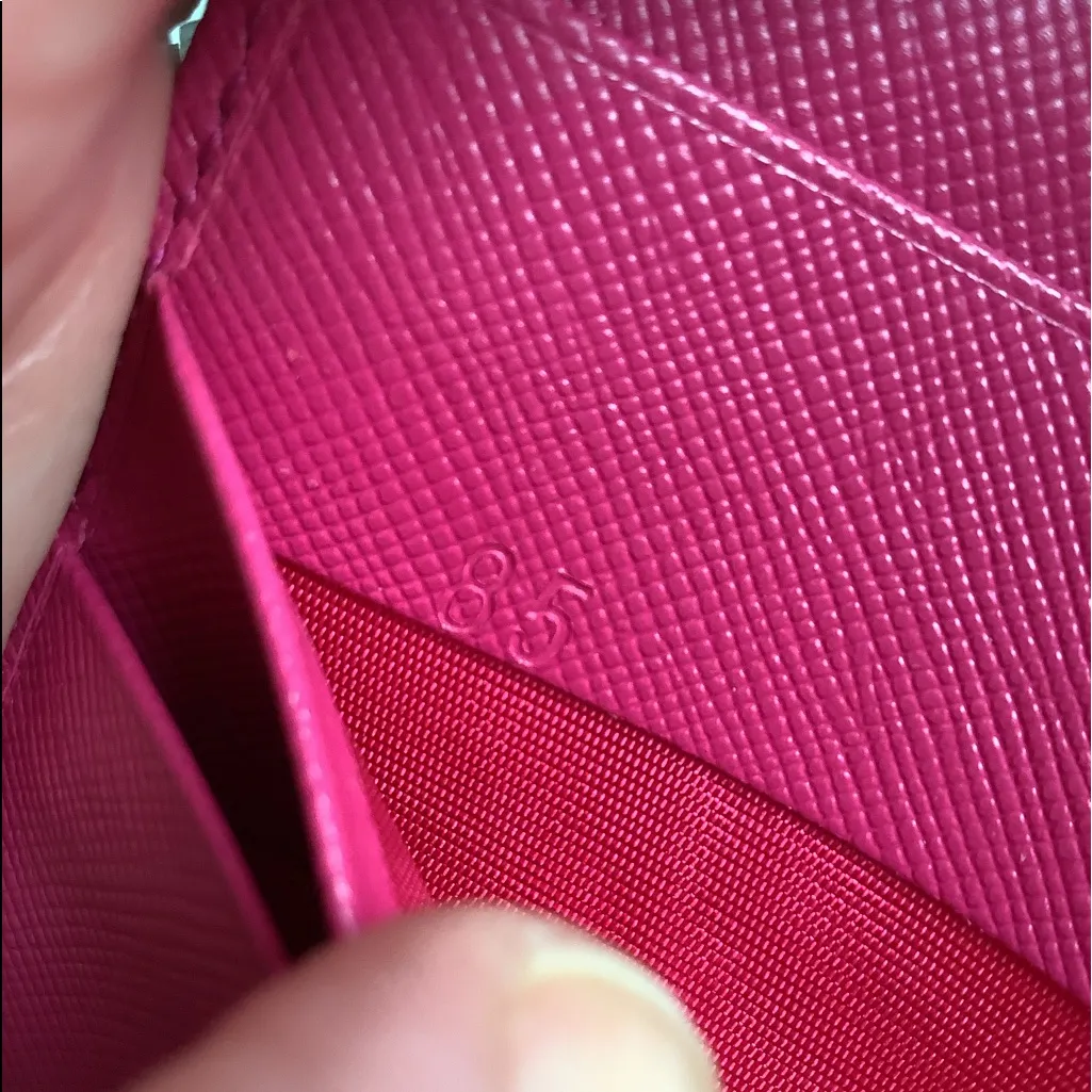 NICE PRADA SAFIANO LEATHER WALLET 🌷🌷🌷 - Image 6