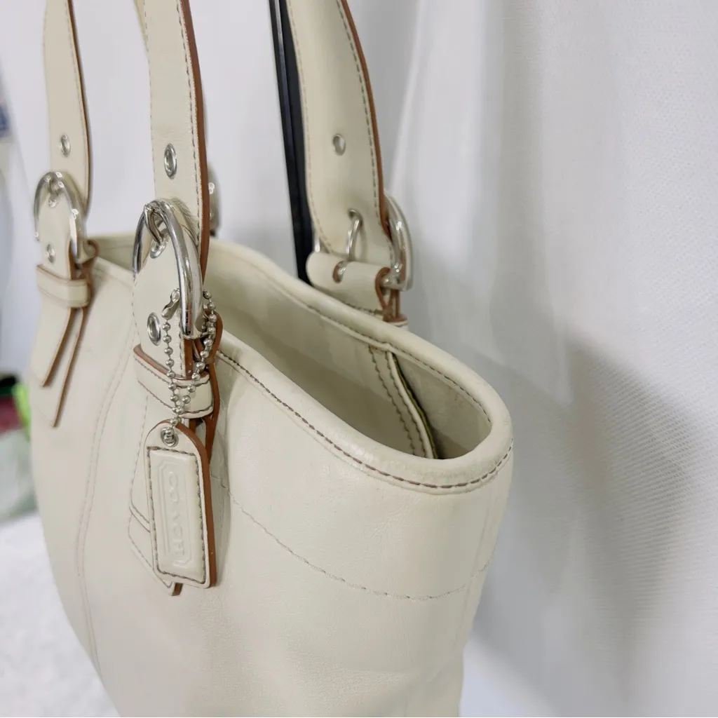 Coach Soho Vintage Tote Bag Cream Leather Style 9544 Shoulder Purse Lined - Image 4