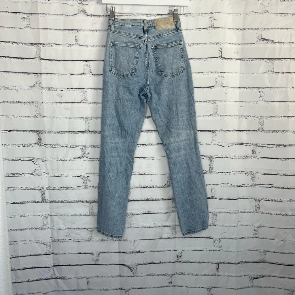H&M Ultra High Waist Mom Jeans Light Wash Distressed Ripped Knees Women’s 0 Y2K - Image 10