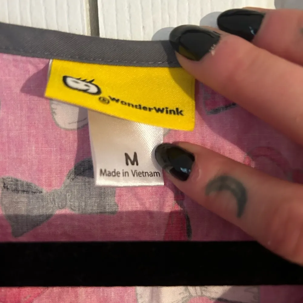 WonderWink Women’s scrub top - Image 2