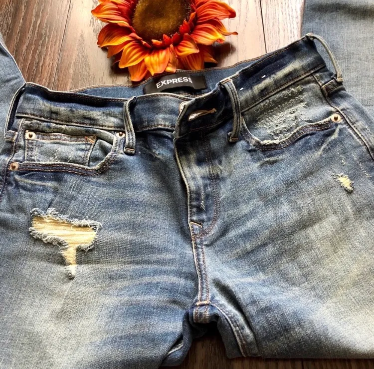 Mid•Rise Skinny Jeans | 0•Short | - Image 6