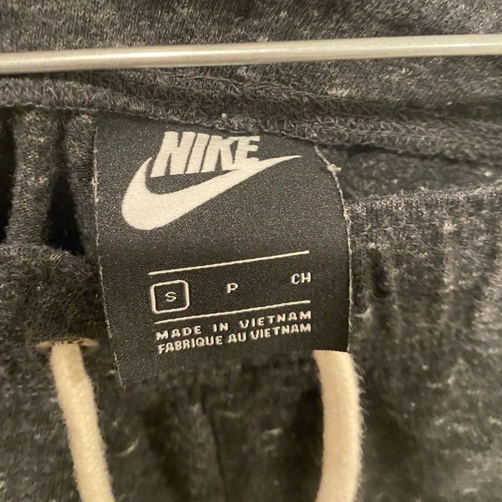 Nike Sportswear Varsity Shorts Pockets Active Three Tone Womens Preppy - Image 2