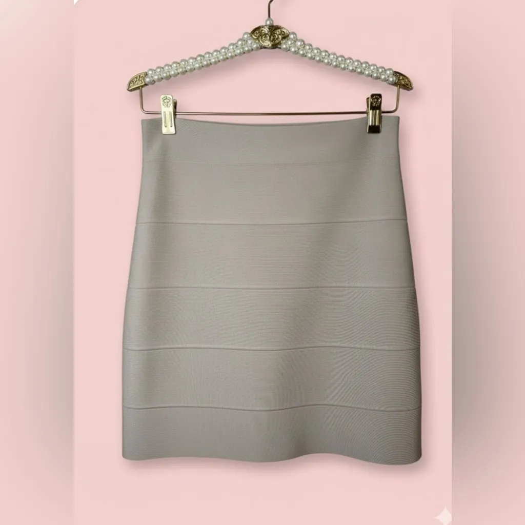 BCBGMAXAZRIA Nude Bandage Bodycon Skirt (Rayon) | Size L | Waist Shaper Effect - Image 4