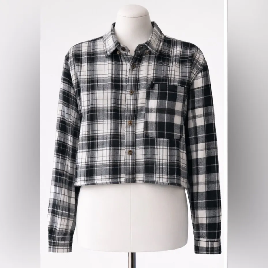 Forever 21 Multi Patchwork Plaid Cropped Flannel Shirt Black White Size M - Image 3
