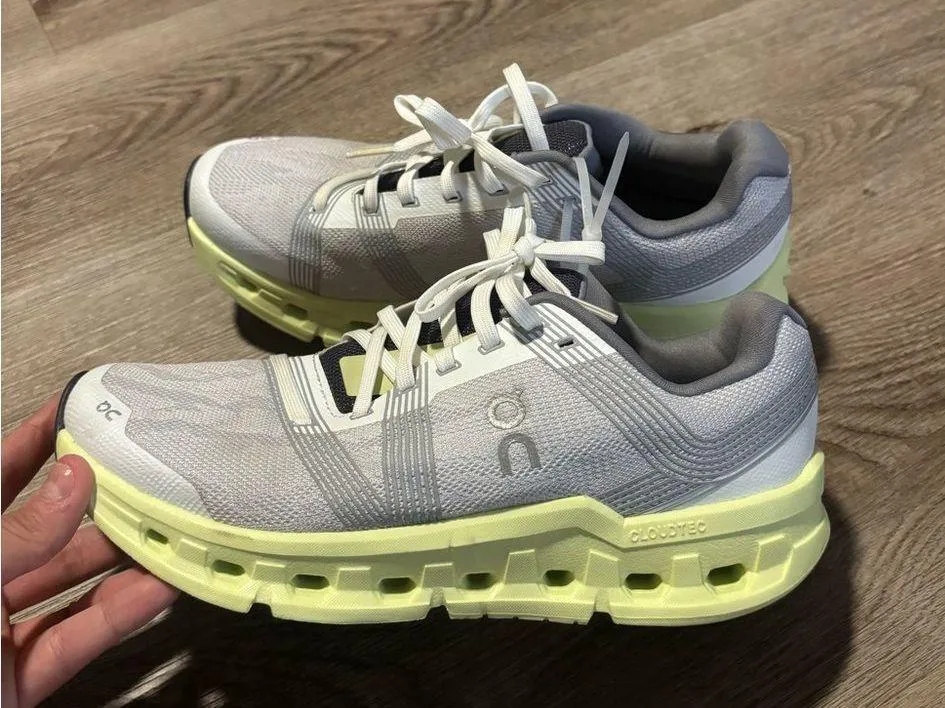 Women’s On Running Cloudgo Sneakers Size 8 - Image 10