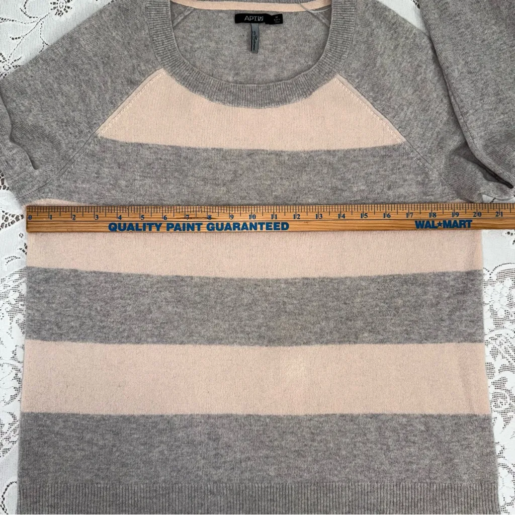 Cashmere Apt. 9 Women's Gray and pink blush Striped Crew neck Sweater Medium - Image 3