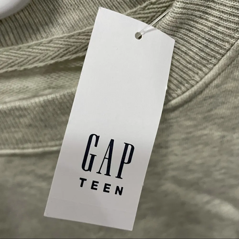 NWT Gap Teen Cropped Sweatshirt - Image 4