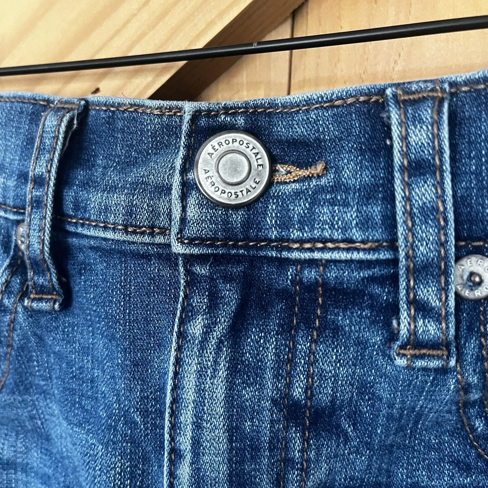 Aeropostale Woman's High‎ Rise Mini Denim Skirt Size 2 Frayed Hem 5 Pockets - Image 5