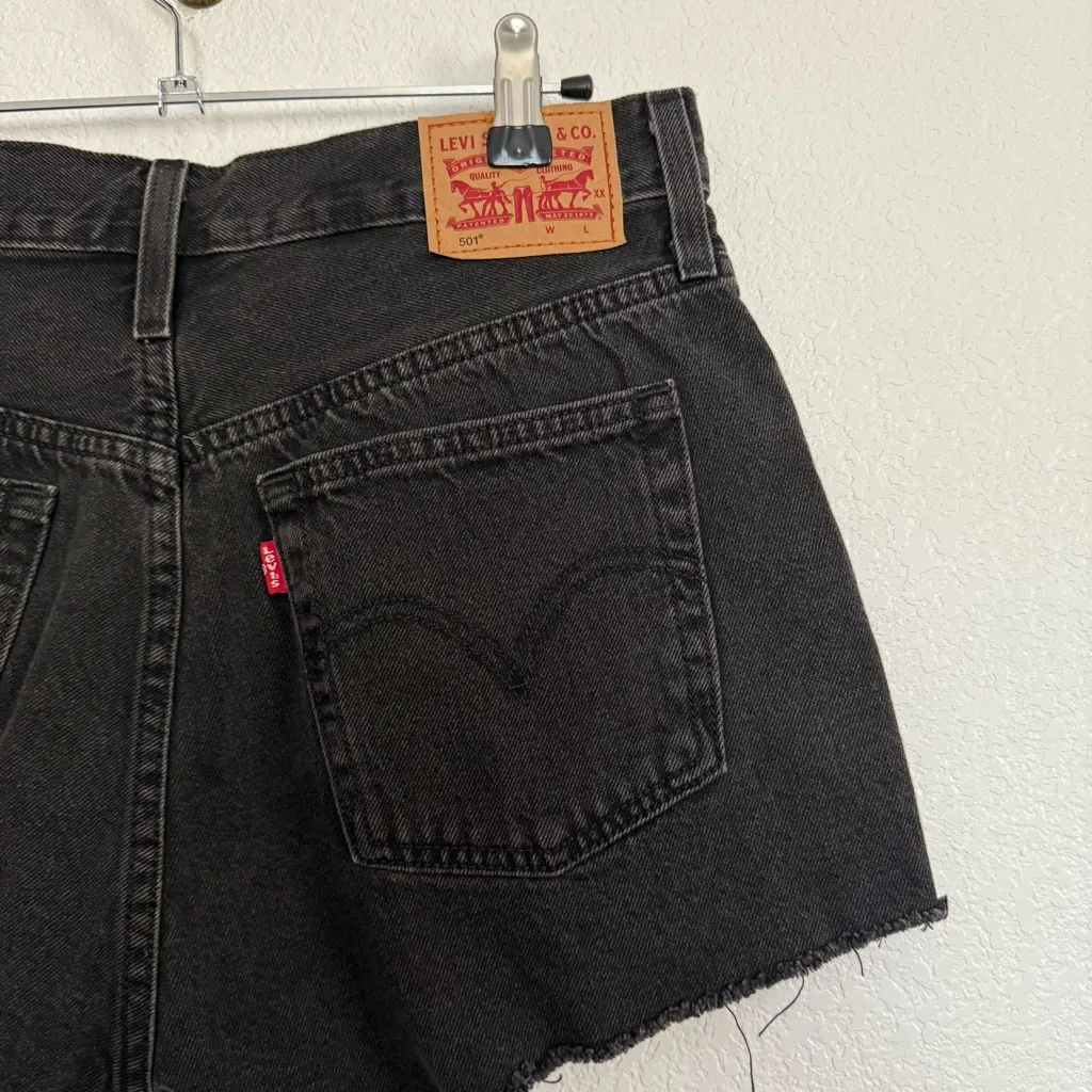 Levi’s 501 Distressed Button Fly Shorts 28 - Image 3