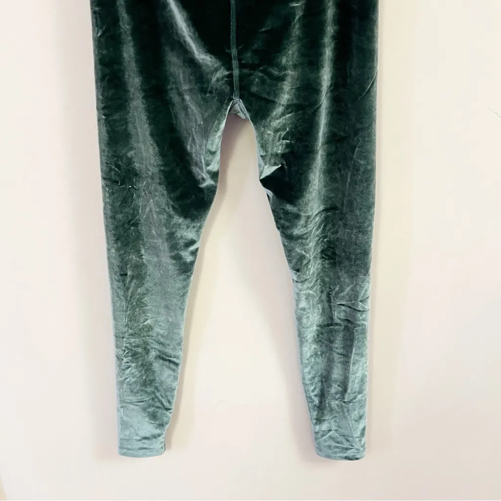 Beyond Yoga‎ Green Velvet Motion High Rise Leggings Size Large - Image 8