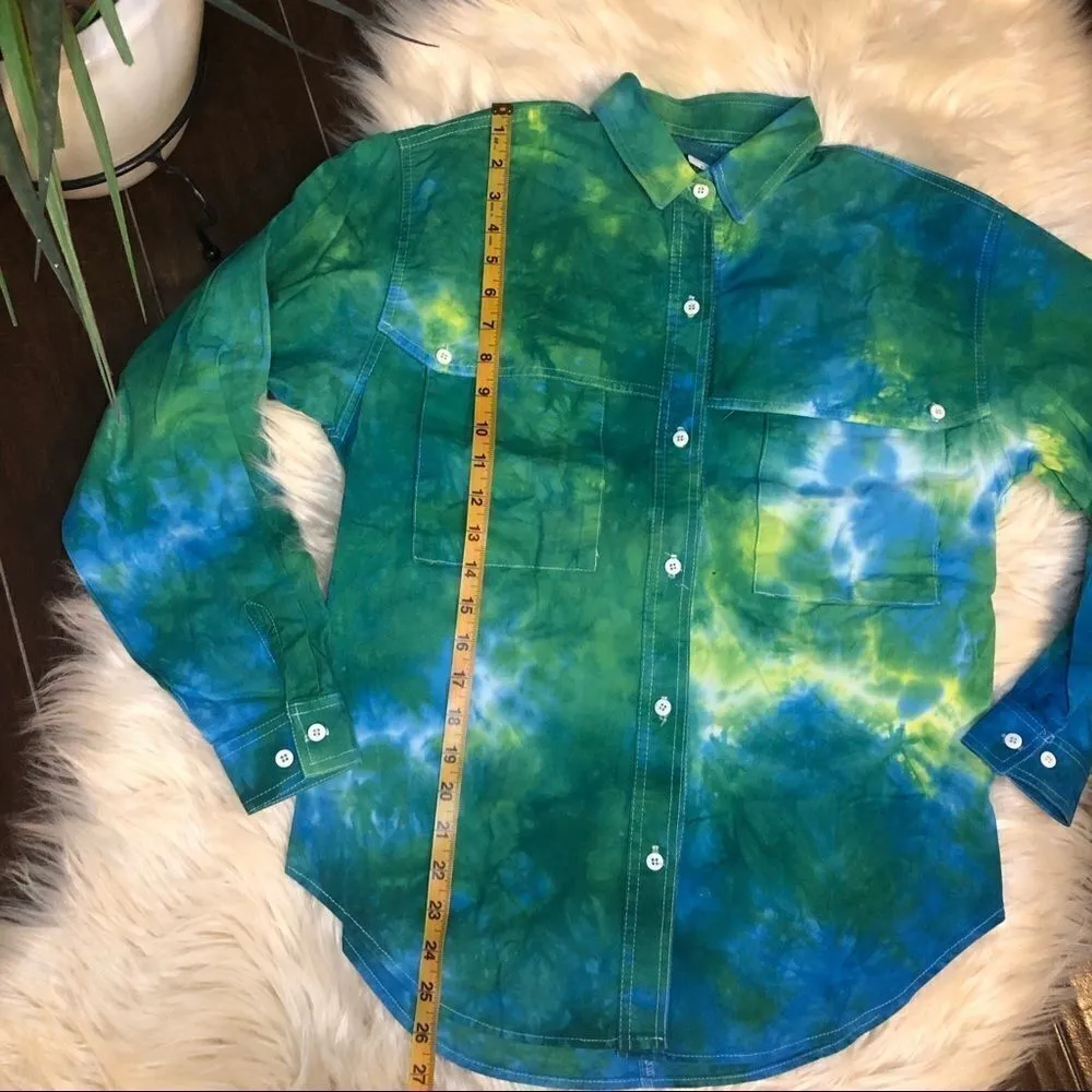 ol’paint by cricket reworked tie dye blouse medium Green - Image 7