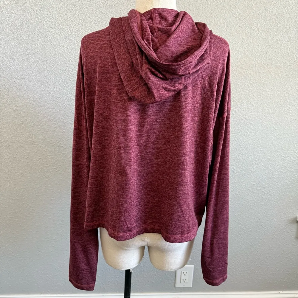 ATHLETA Uptempo Short Hoodie Size Medium EUC Heather Burgandy‎ - Image 3