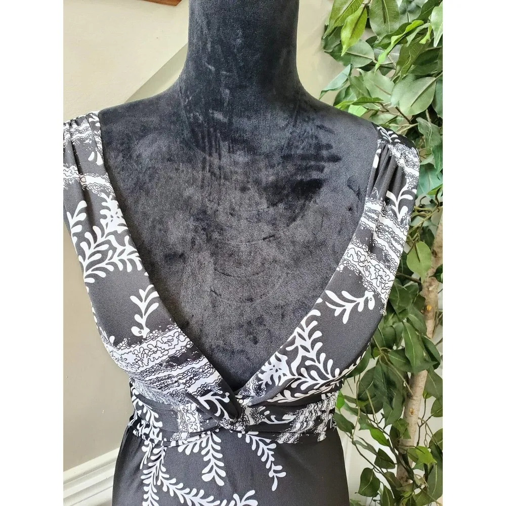 Jon & Anna Women's Black Polyester V-Neck Sleeveless Long Maxi Dress Size Medium - Image 5