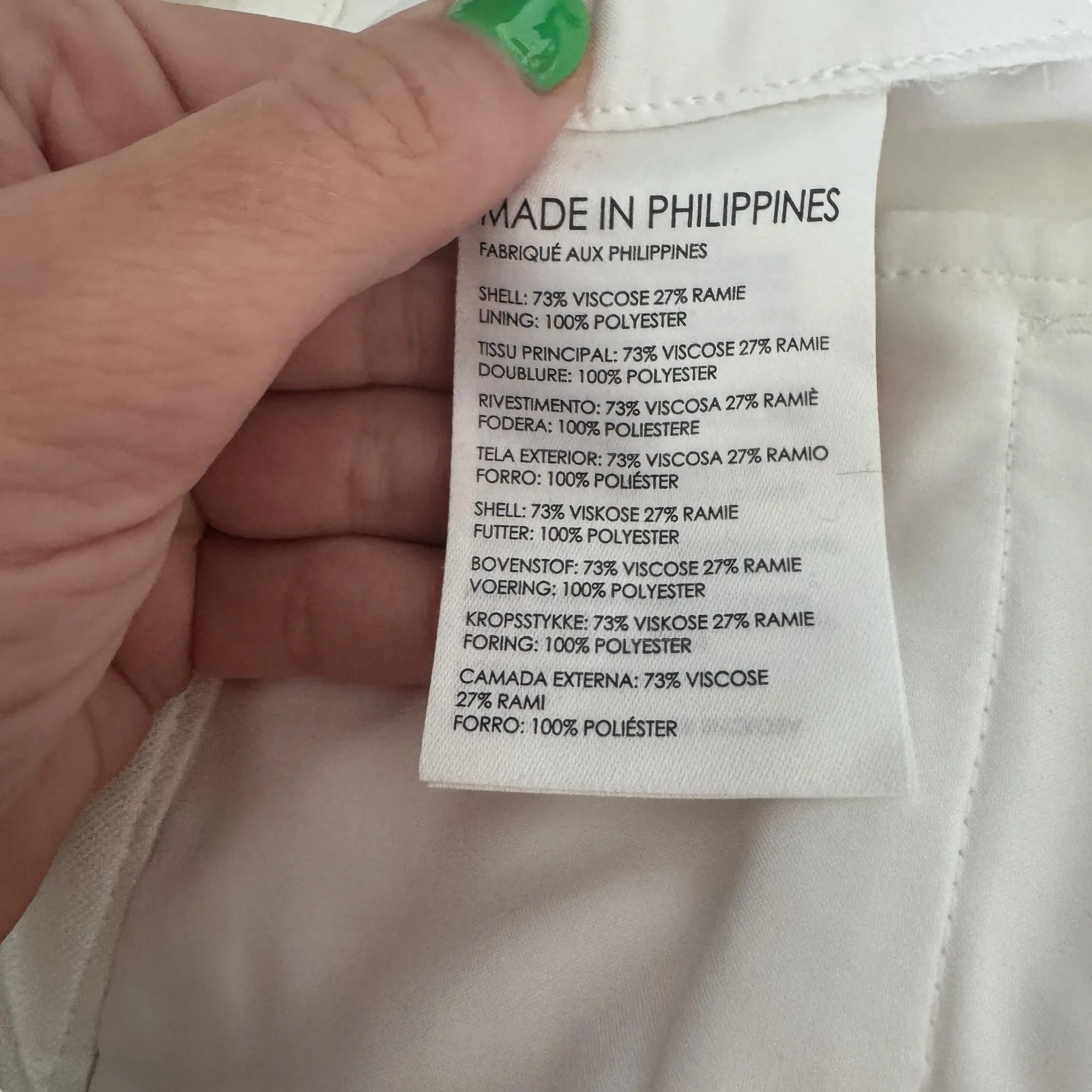 Club Monaco Belted White Shorts - Image 7