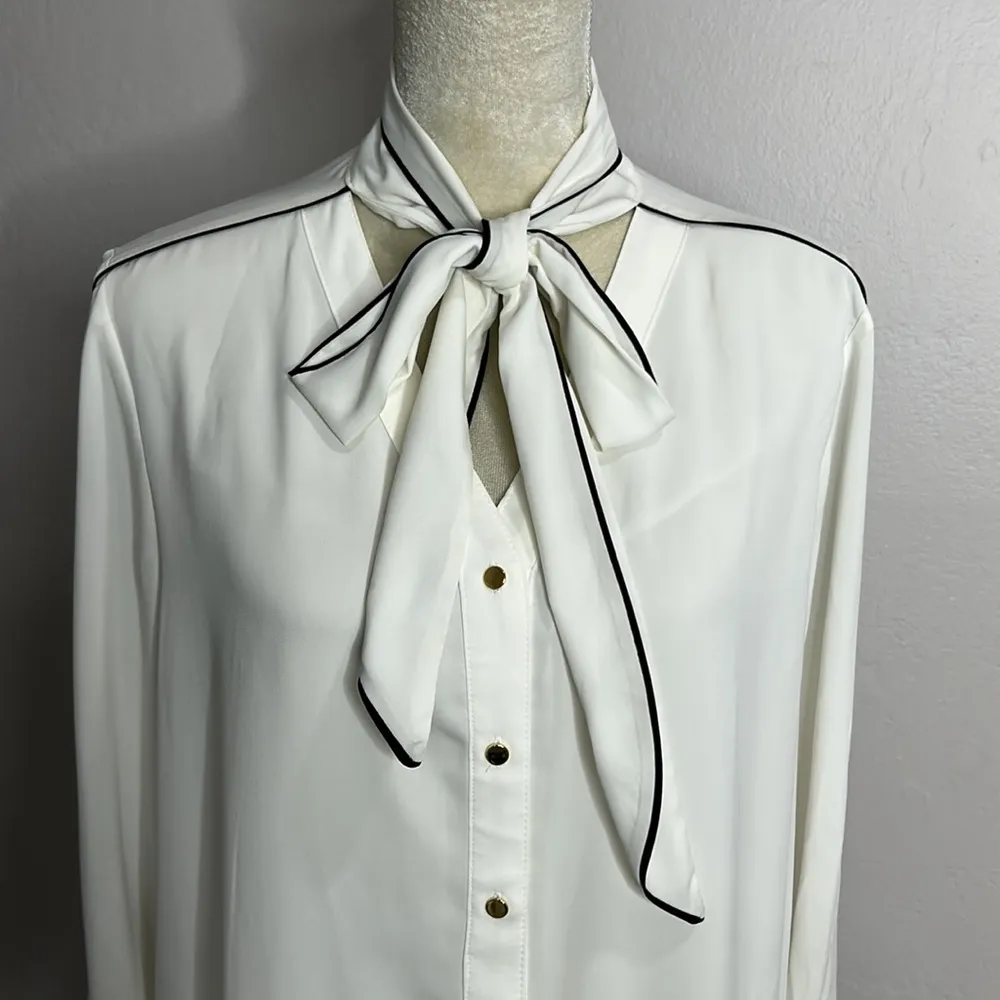 Calvin Klein • long sleeve button down collared blouse - Image 73