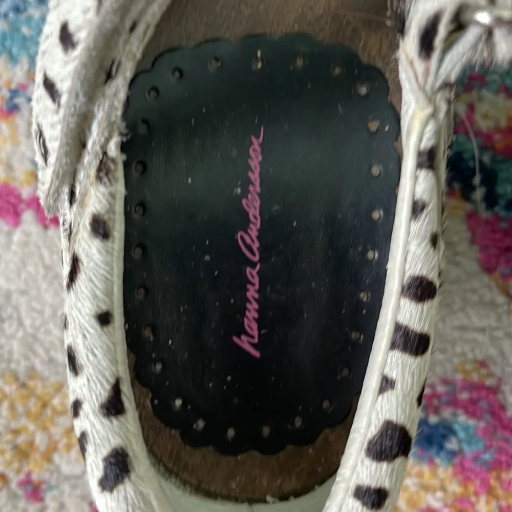 Hanna Andersson dotted calf hair embroidered clogs White Size 8 - Image 9