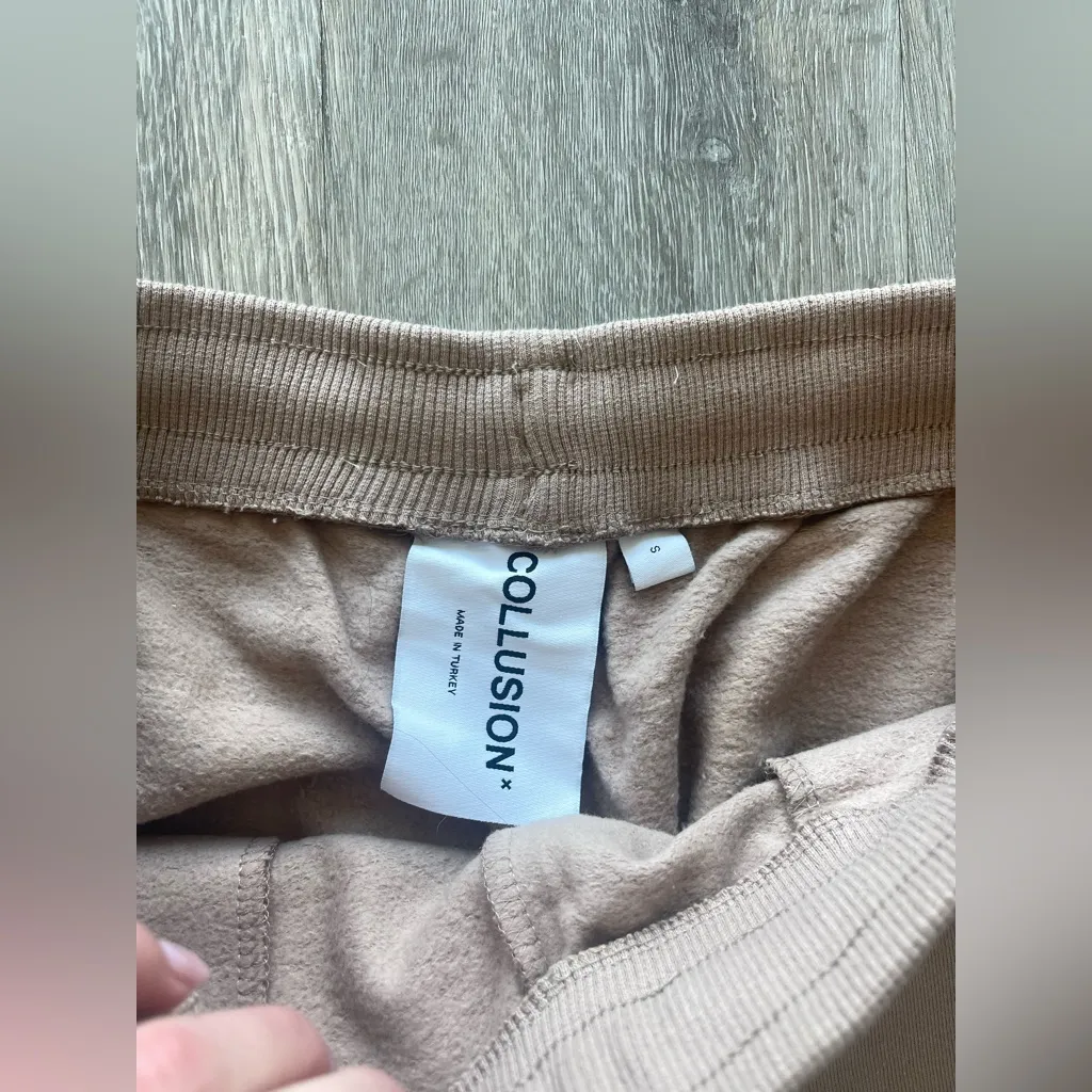 NWOT COLLUSION OVERSIZED BROWN TAN LOGO SWEATSUIT S - Image 5