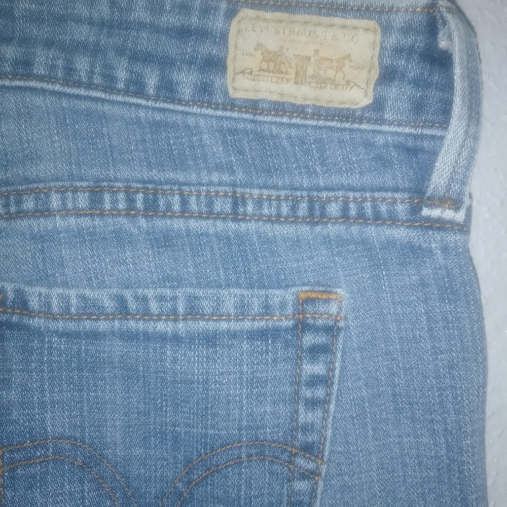 Levis 545 30x30 Low Boot Cut Medium Wash Jeans - Image 5