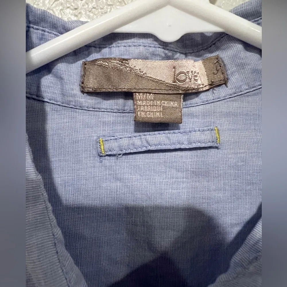 Long sleeve light weight jean blue , half button Size M - Image 3