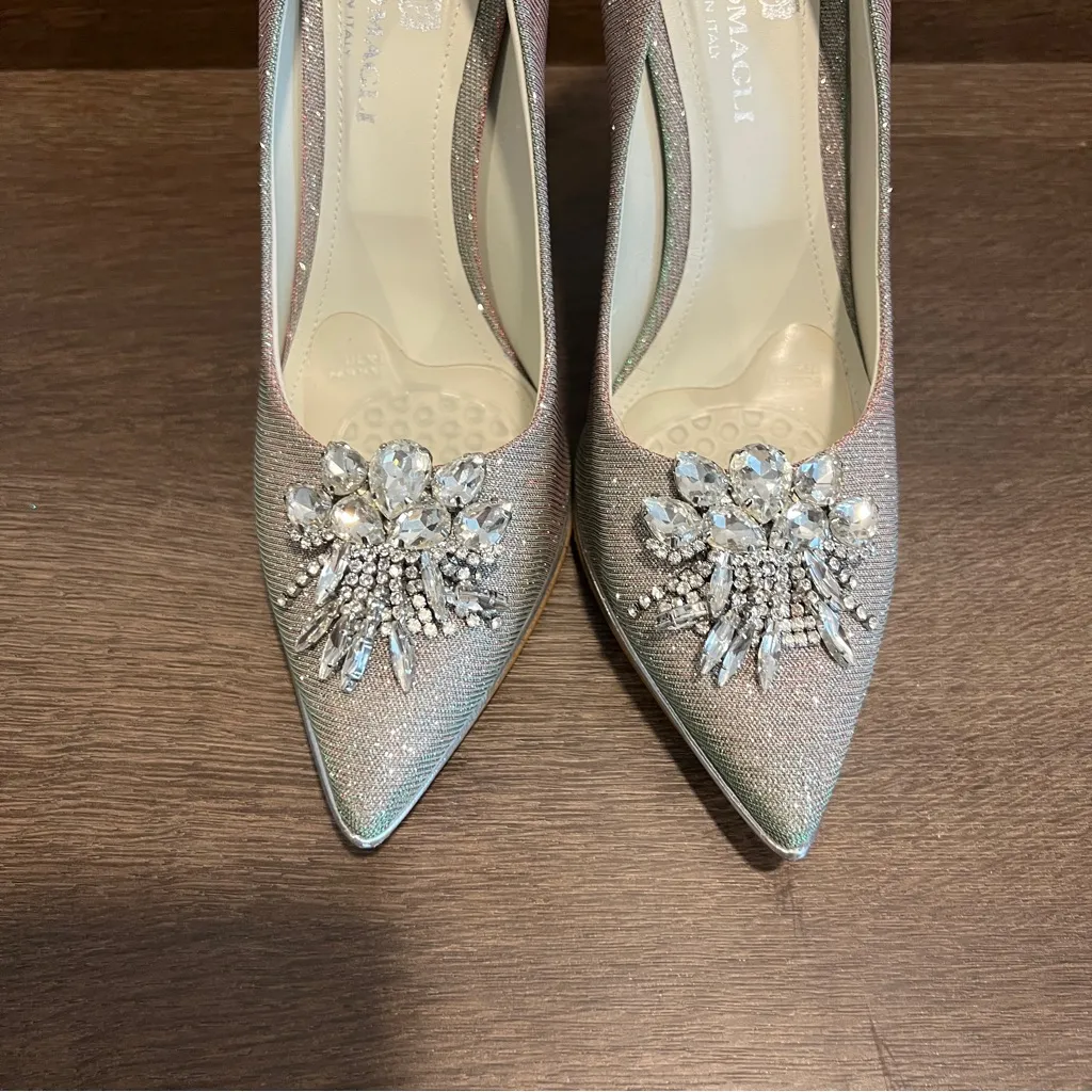 Bruno Magli Iridescent‎ Silver Red Green Jewel Embellished Pointed Toe Pumps 6.5 - Image 5