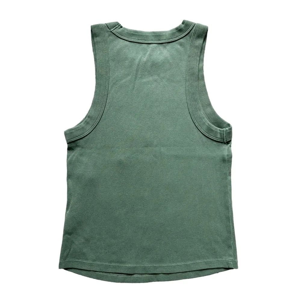 🆕Old Navy Green Crew Neck Tank Top - Image 3